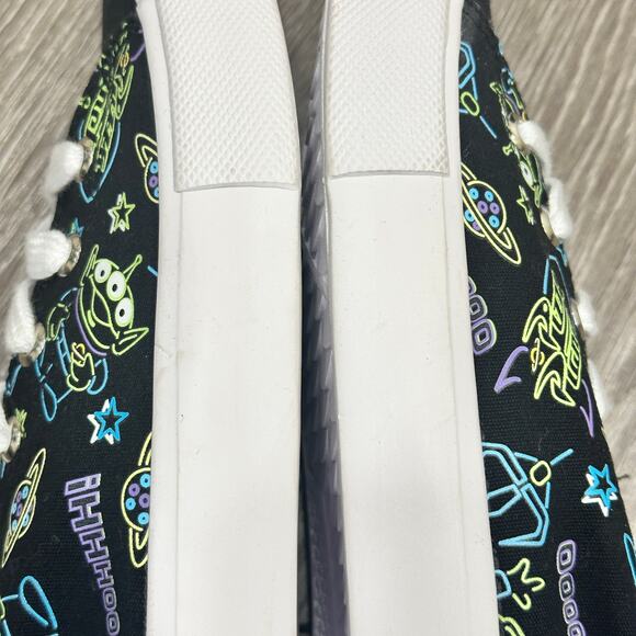 Torrid NWT Disney Pixar Toy Story Alien Neon & Black Canvas Sneaker - Extra Wide - Picture 9 of 15